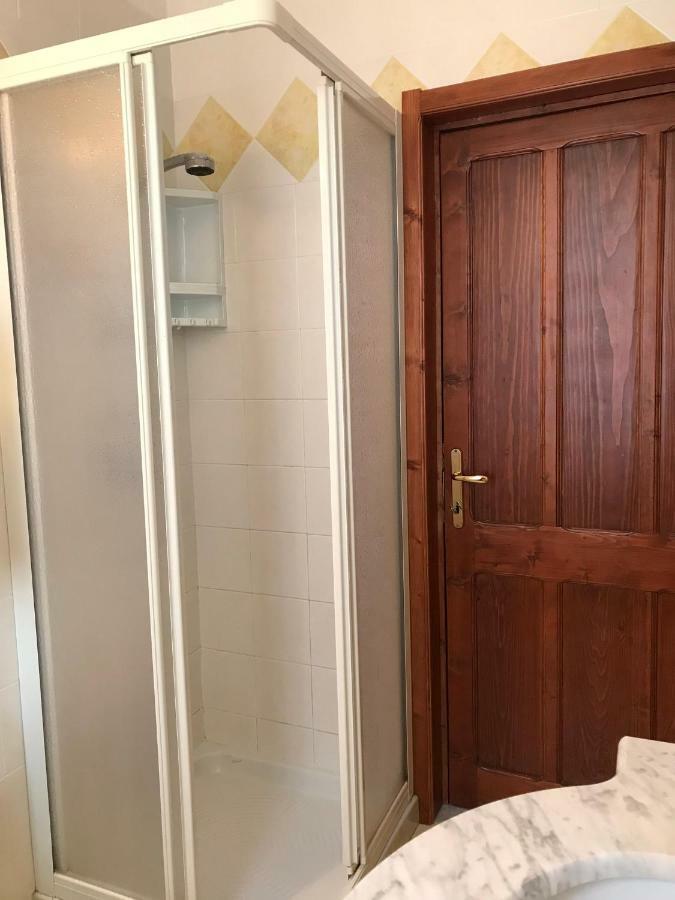 Вілла Sardegna Vicino Ad Olbia "La Casa Nel Vicolo" Беркідда Екстер'єр фото