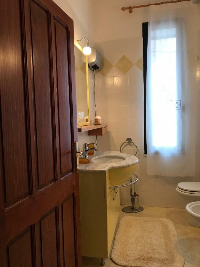 Вілла Sardegna Vicino Ad Olbia "La Casa Nel Vicolo" Беркідда Екстер'єр фото