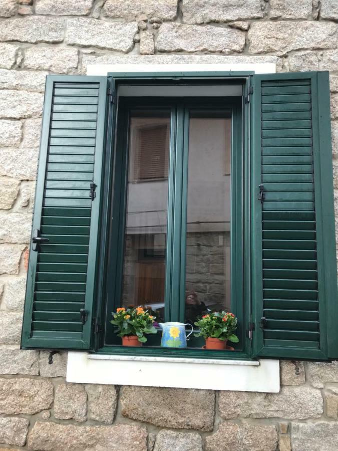 Вілла Sardegna Vicino Ad Olbia "La Casa Nel Vicolo" Беркідда Екстер'єр фото