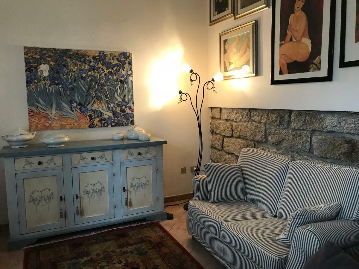 Вілла Sardegna Vicino Ad Olbia "La Casa Nel Vicolo" Беркідда Екстер'єр фото